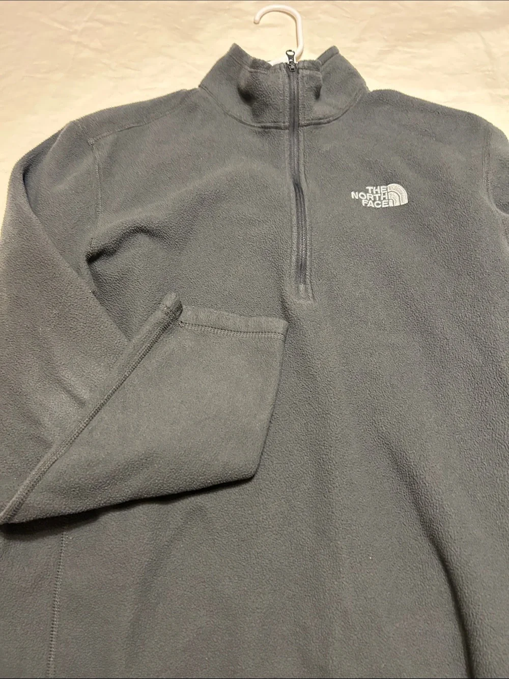 The North Face Men’s Charcoal Gray Half-Zip Fleece Pullover